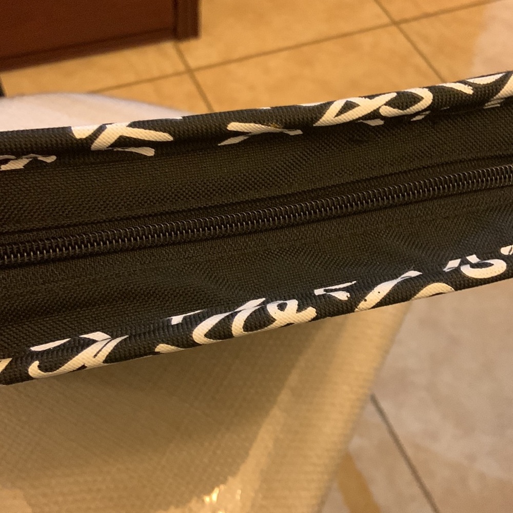 Justice brand binder with LOVE black dots. - Picture 4 of 7